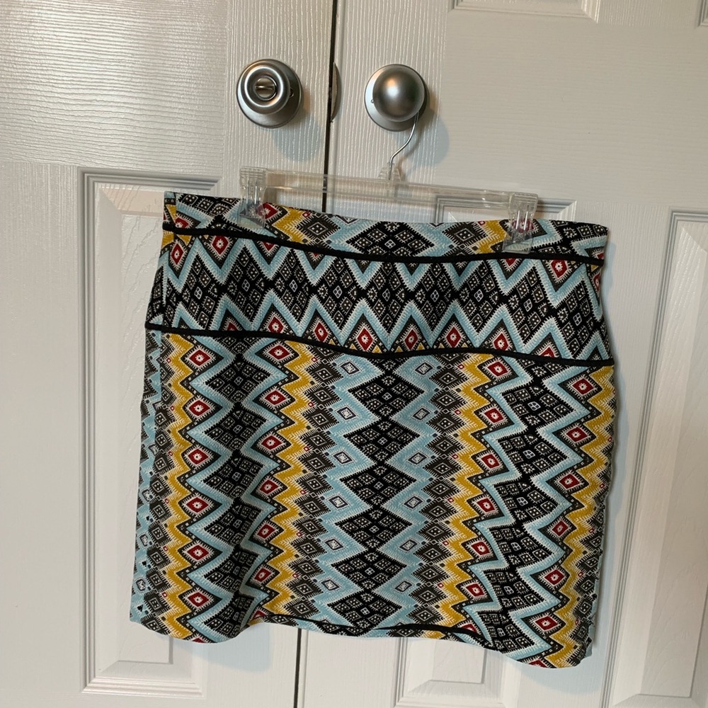 Fun tribal print LOFT skirt size 14